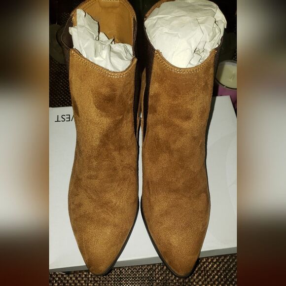 Nine West Taye Women's Brown 10W Faux Suede Chelsea Pull On Ankle Boots  NWT - Picture 4 of 8